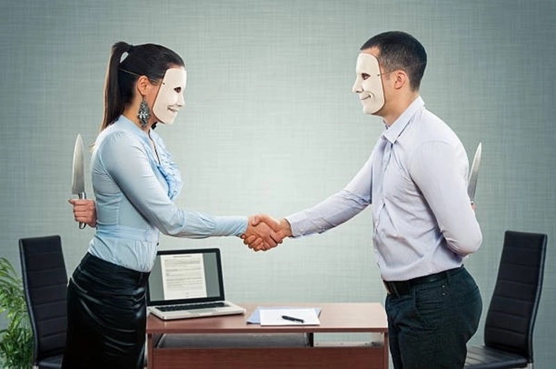 Ganh ghét và đố kỵ – hai sắc thái cảm xúc dễ khiến con người lạc lối