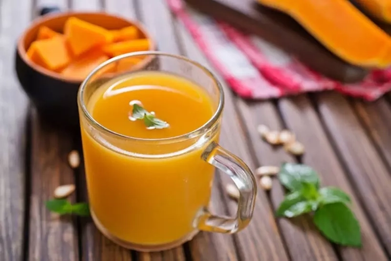 Uống nước ép bí đỏ sống có tốt không? Sự thật bất ngờ