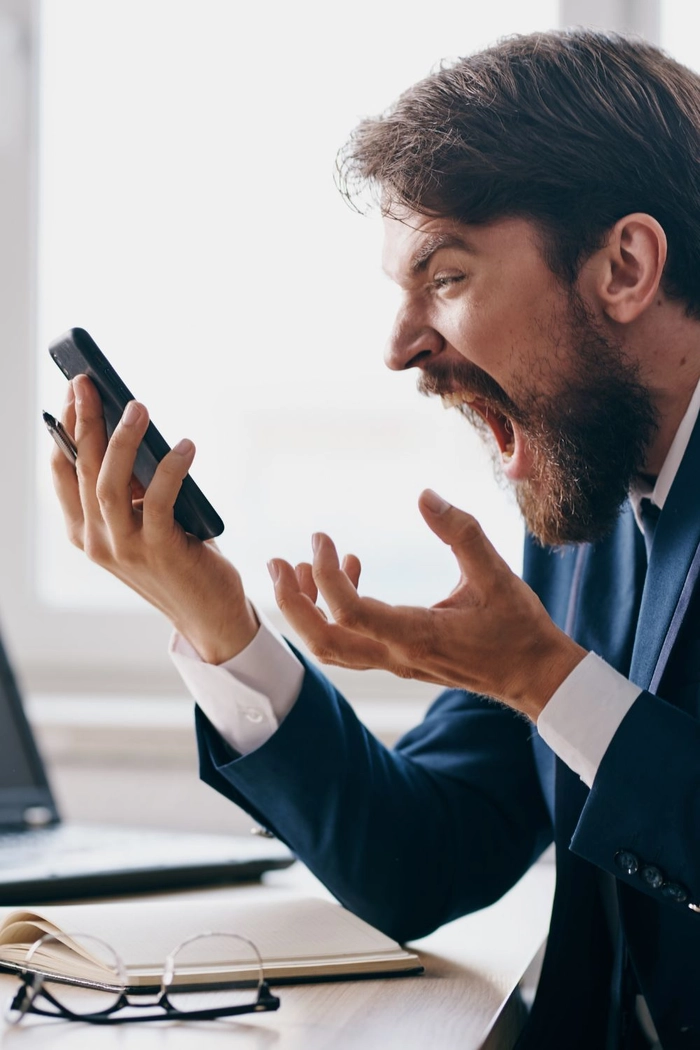 Caption bất mãn ngắn gọn đăng mạng xã hội cực chất
