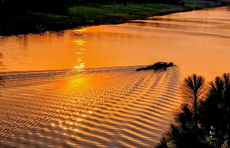 Caption về dòng sông quê hương đầy cảm xúc