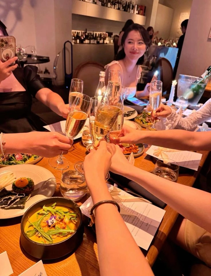 Caption về rượu vui nhộn đăng Facebook cực hút like
