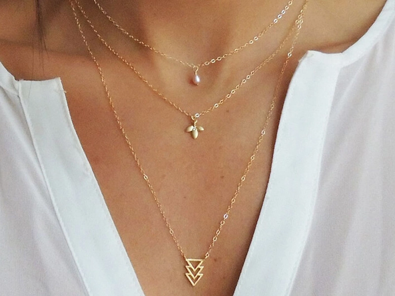 Nữ nên đeo dây chuyền to hay nhỏ? Chọn sao cho đẹp 