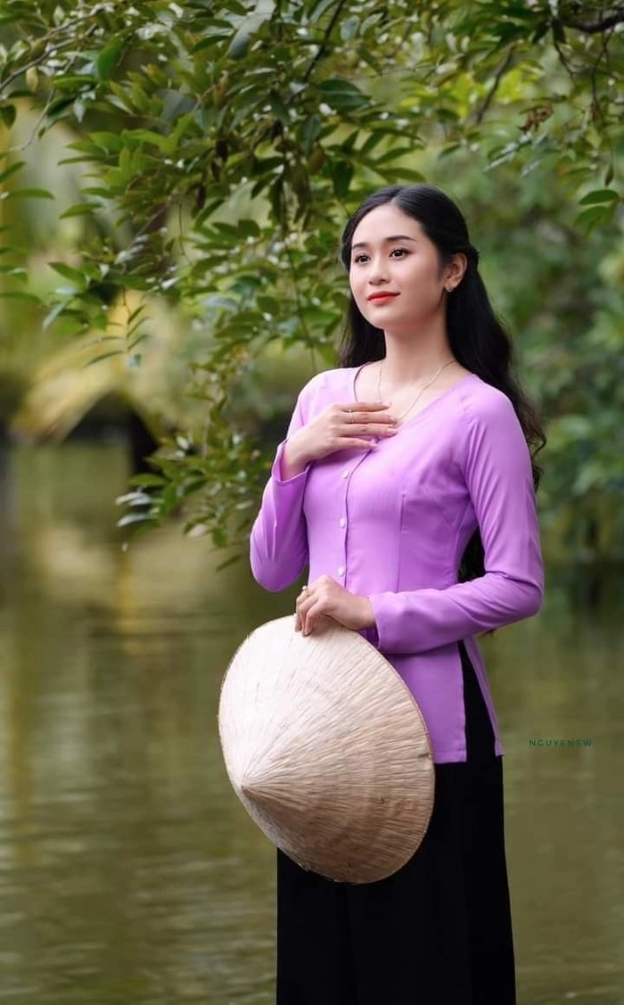 Những câu nói hay về con gái mặc áo bà ba